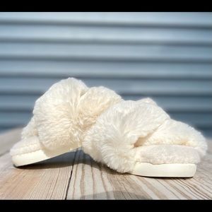 Halluci Woman’s Cross Band Soft Plush fleece house slippers